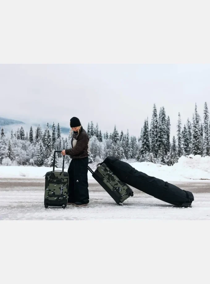 バートン 4輪 フライトデッキ 38L トラベルバッグ