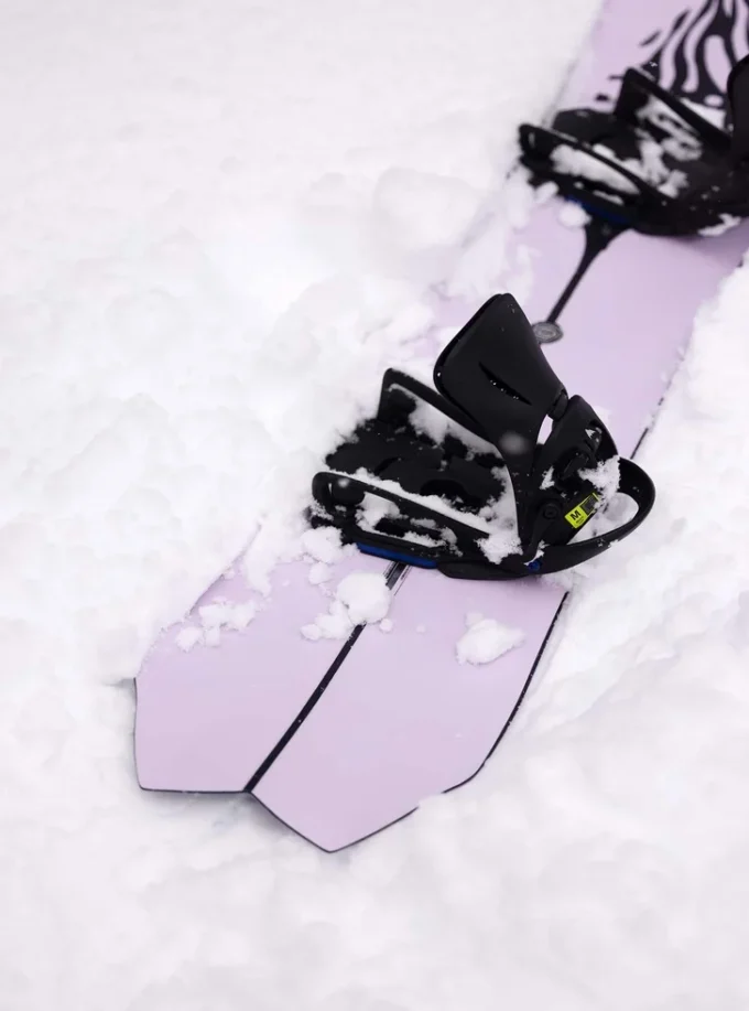 Burton 3D Fish ディレクショナル フラットトップ スノーボード