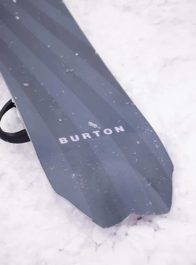 Burton 3D Fish ディレクショナル フラットトップ スノーボード
