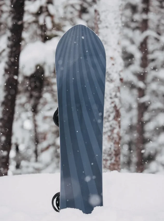 Burton 3D Fish ディレクショナル フラットトップ スノーボード
